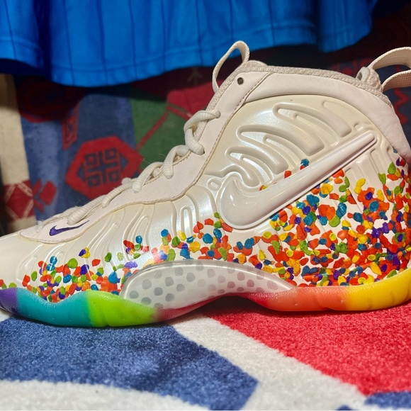Nike fruity pebble foamposite White Sneakers 6y - Picture 8 of 9